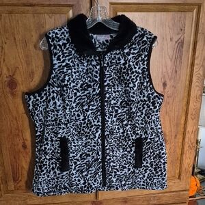 Sport Savvy Leopard Print Vest with Black Accents XL